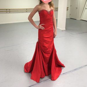 Tony Bowls Red Evening Gown size 00